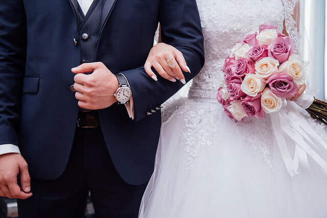 Jak dobrać garnitur do sukni ślubnej?